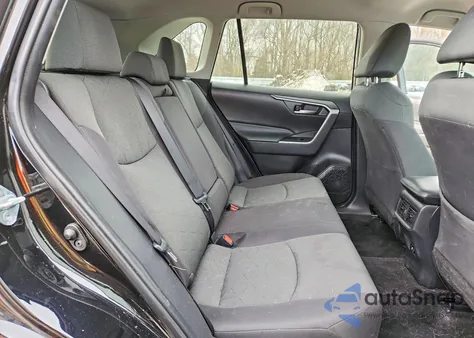 2021 Toyota Rav4 Xle z USA, uszkodzony, nr VIN 2T3P1RFV1MW208201